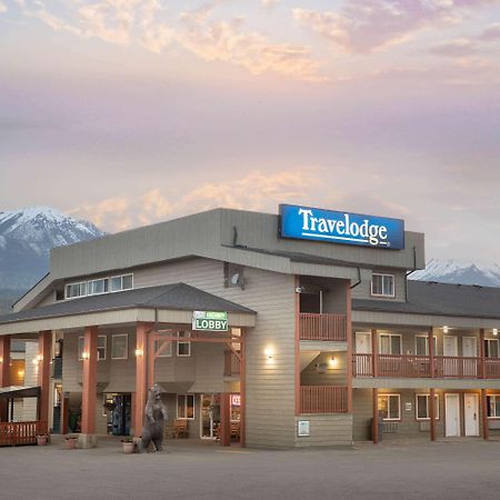 Travelodge By Wyndham Golden Sportsman Lodge Exteriör bild