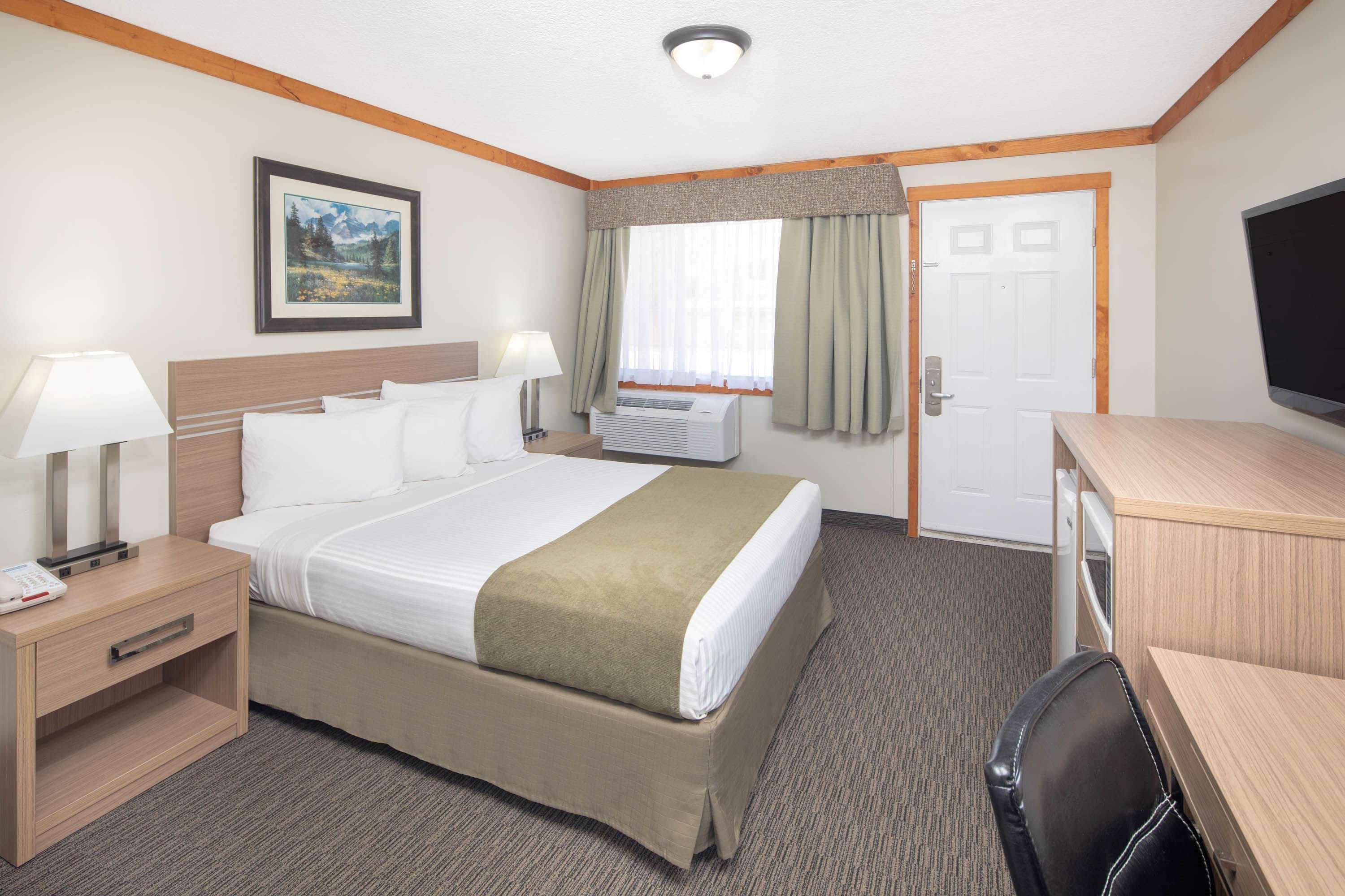 Travelodge By Wyndham Golden Sportsman Lodge Exteriör bild