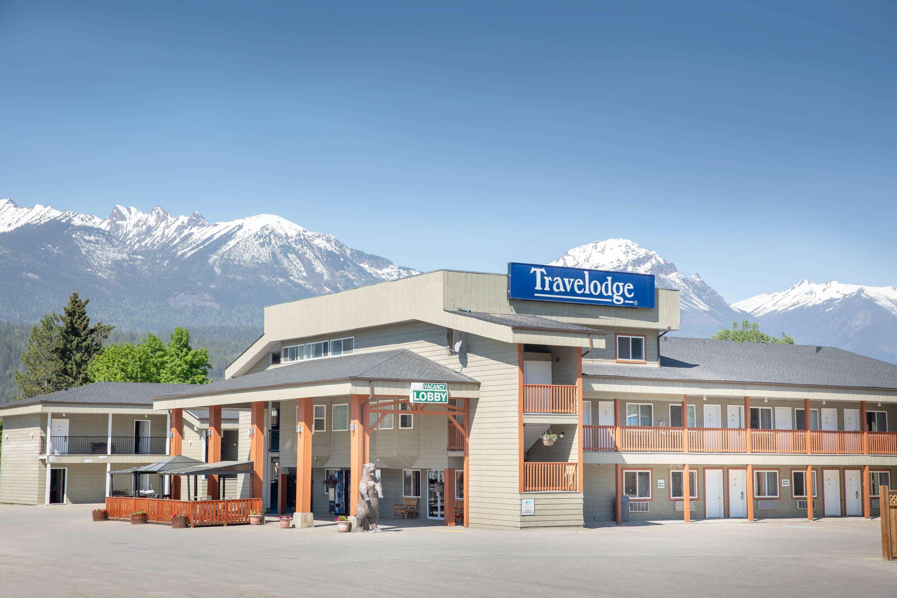 Travelodge By Wyndham Golden Sportsman Lodge Exteriör bild
