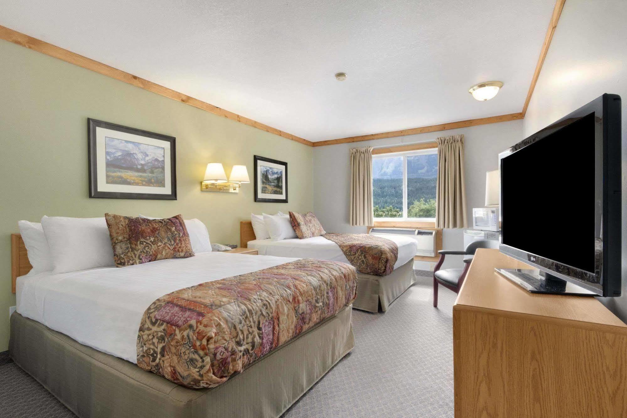 Travelodge By Wyndham Golden Sportsman Lodge Exteriör bild