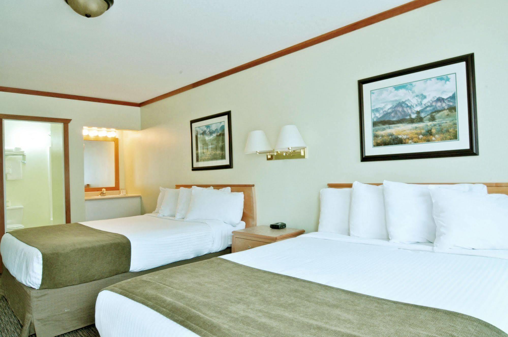 Travelodge By Wyndham Golden Sportsman Lodge Exteriör bild
